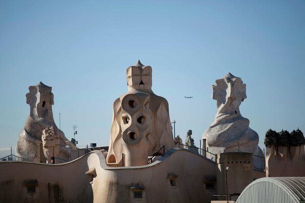 Quels sont les meilleurs appartements à Barcelone pour une expérience architecturale avec Gaudí?